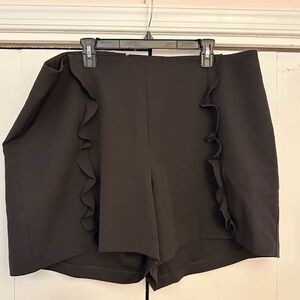 Black trouser shorts with ruffle